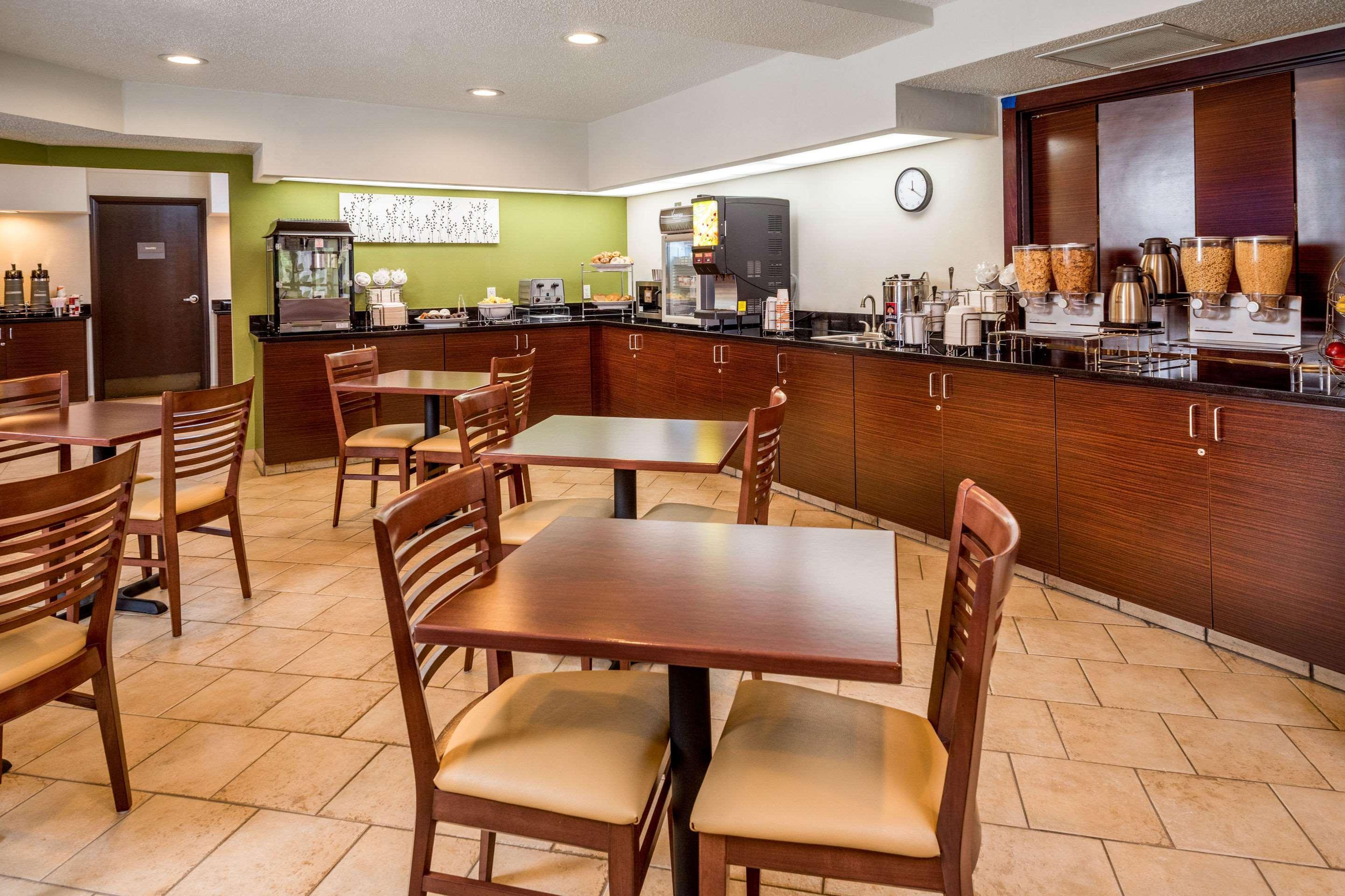 Sleep Inn & Suites Cross Lanes - South Charleston Екстериор снимка